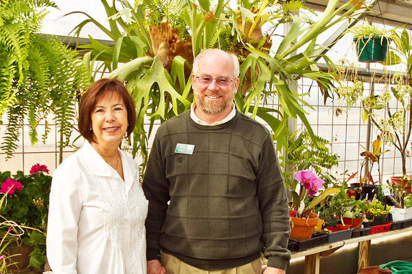 Volunteer Opportunites Await at the Quad City Botanical Center