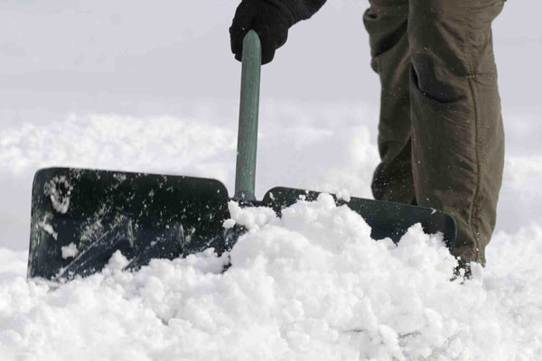 Shovelling Snow Without Strain