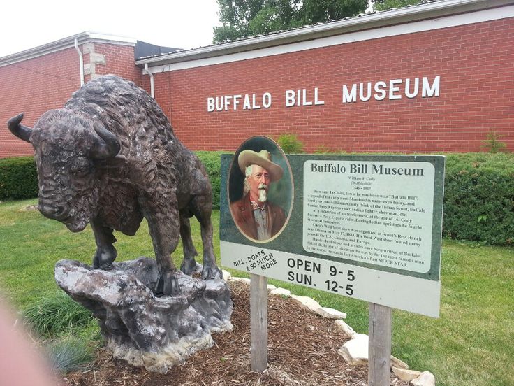 Buffalo Bill Museum  presents Historic Homes & Sites Guidebook to LeClaire Visitors 